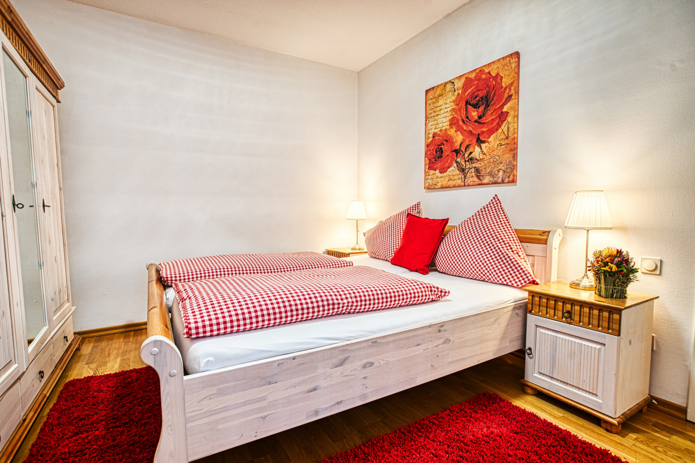 Gemütliches Hotelzimmer für zwei Personen in Baden-Baden buchen.